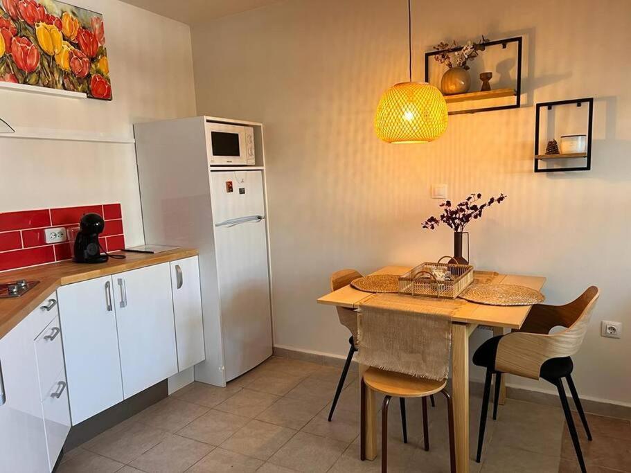 Cozy 1 Bedroom Apartment Next To The Gondola بانسكو المظهر الخارجي الصورة